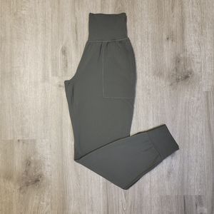 Athleta Salutation Jogger, XXS, Olive